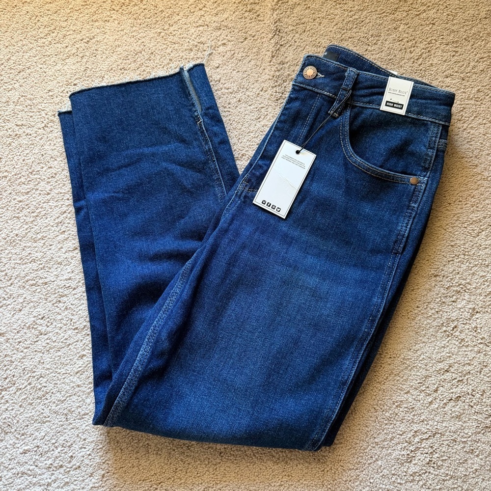 NWT Judy Blue Cropped Straight Raw Slit Hem Jeans 7/28